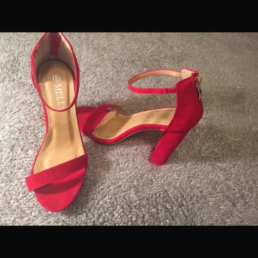 ❤️❤️ MELLY Size 8 Red Suede Heel